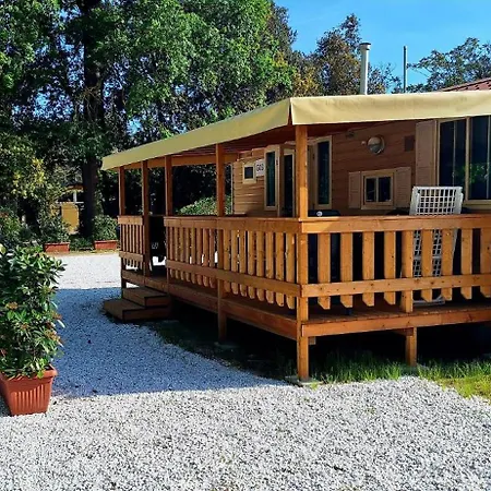 Campsitechalet In Near Sea Incl Airco 샬레 비아레지오